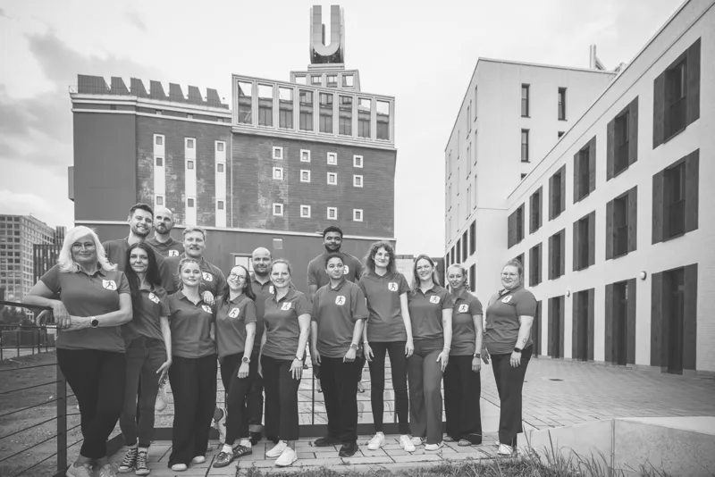Das rehaMED-Team vor dem Dortmunder U-Turm